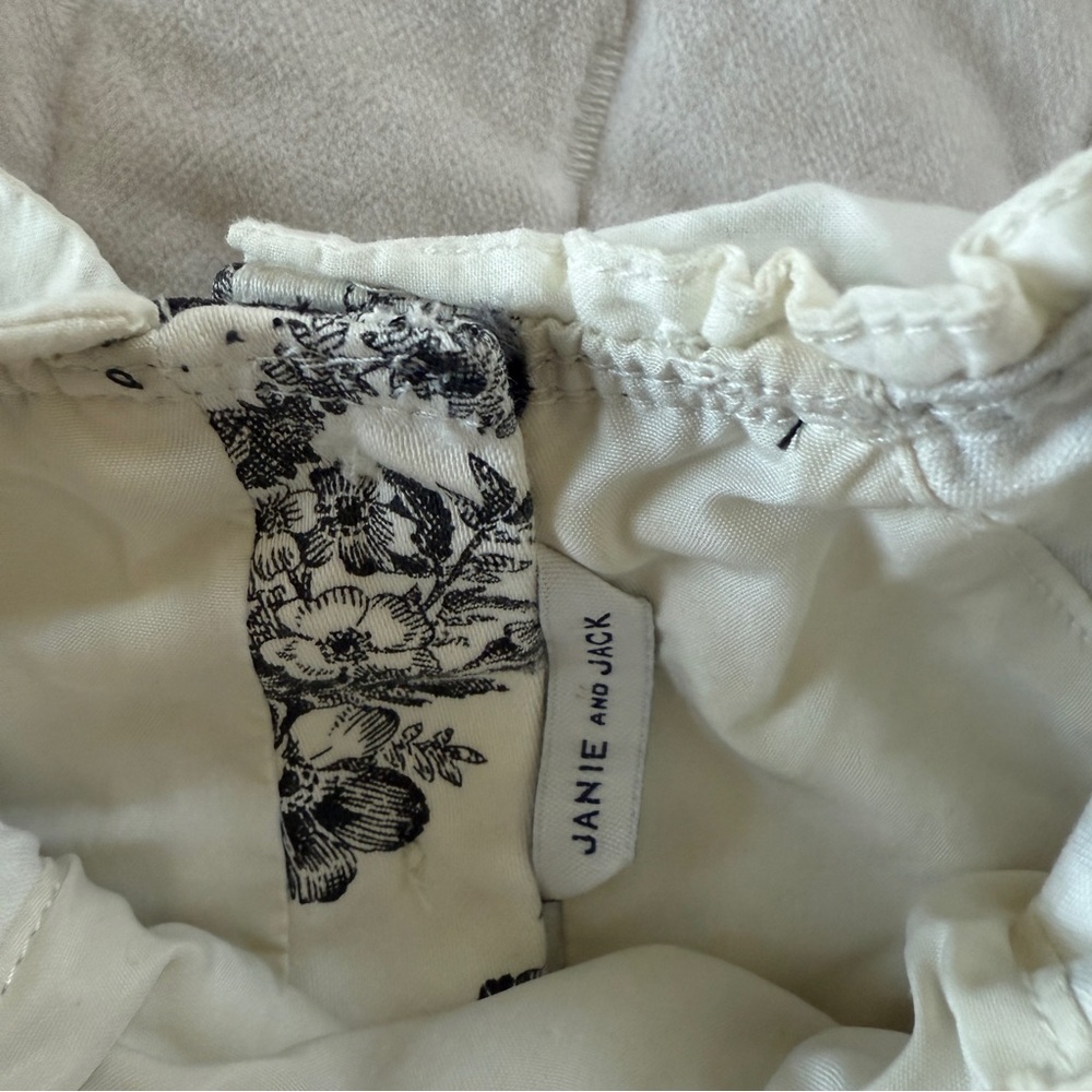 JANIE JACK BLACK white girls Floral Toile puff sleeve blouse top size 6-12M - Picture 2 of 5